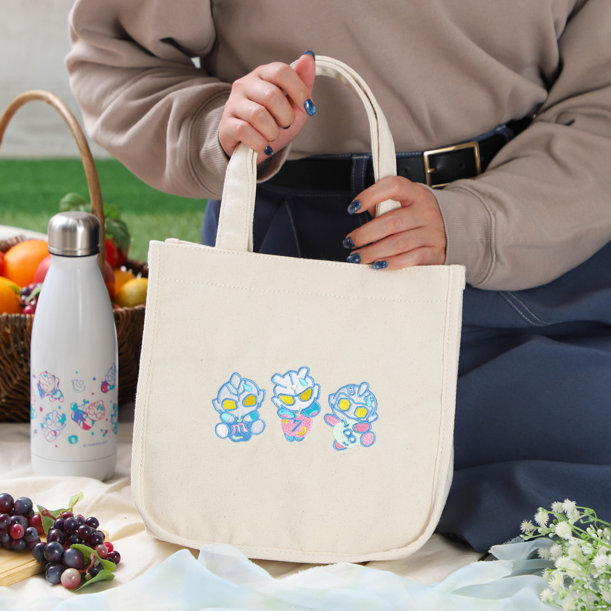 M78ウルトラマン 刺繍ミニトートバッグ FRUIT 47813 《ウルトラマンSHOP限定》 | ULTRAMAN OFFICIAL SHOP  ウルトラマンワールドM78 ONLINE